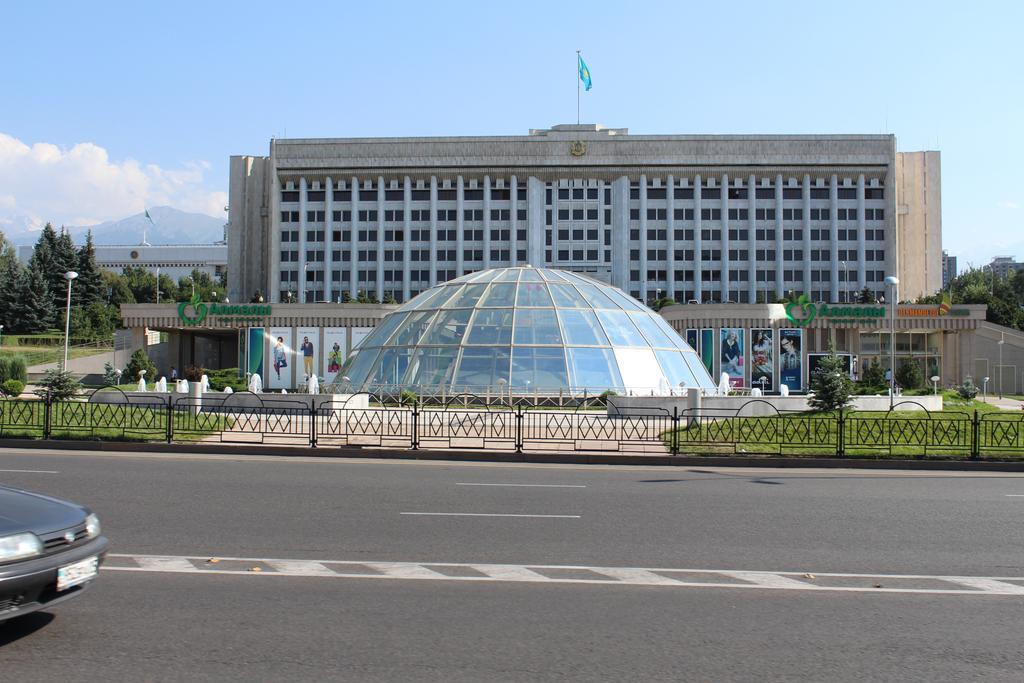 Nadezhda Apartments In Samal Almaty Exterior foto